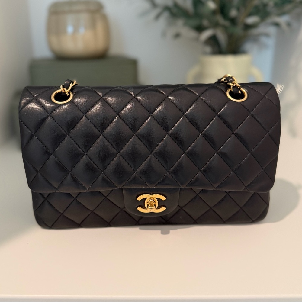*AUTHENTIC* CHANEL medium classic flap - image 1
